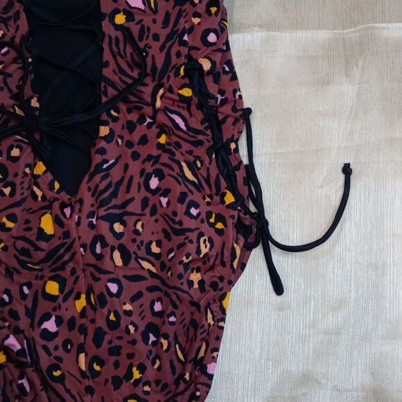 NWT Slimming Control Side-Tie Lace-Up 1 Piece Swimsuit - Picture 6 of 7